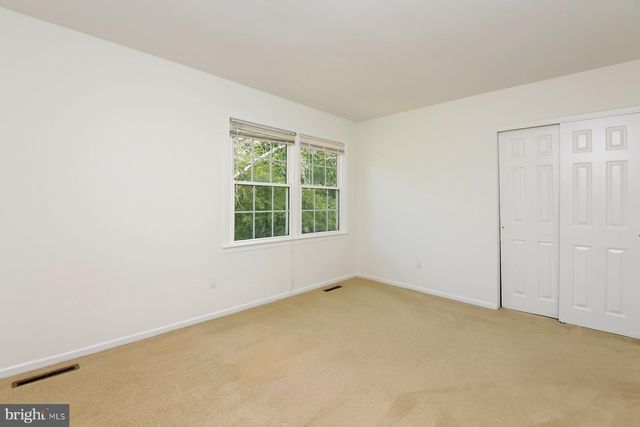 4 CEDAR CT, West Windsor, NJ 08550