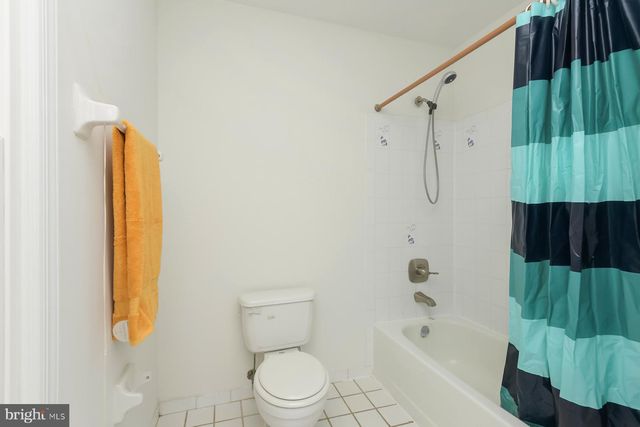 4 CEDAR CT, West Windsor, NJ 08550