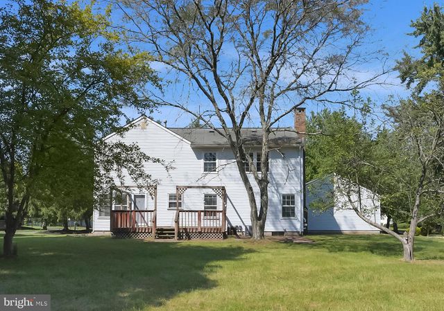 4 CEDAR CT, West Windsor, NJ 08550