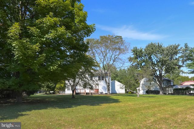 4 CEDAR CT, West Windsor, NJ 08550