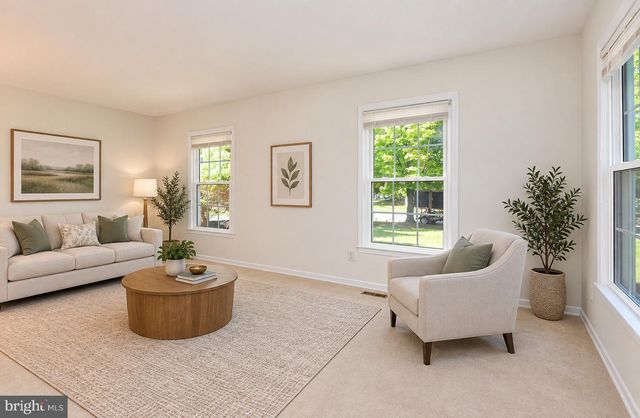 4 CEDAR CT, West Windsor, NJ 08550