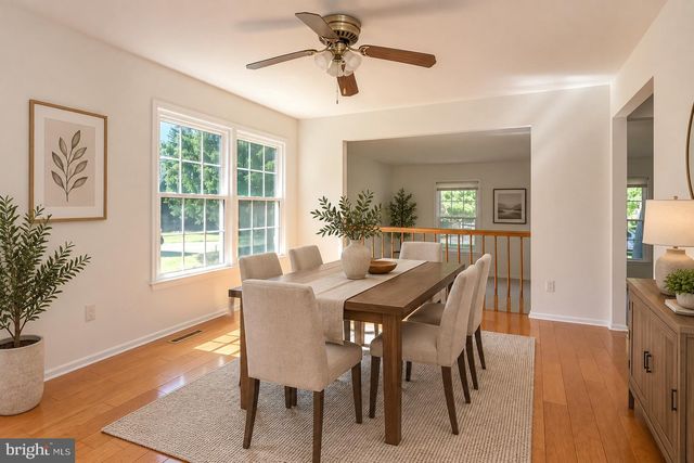 4 CEDAR CT, West Windsor, NJ 08550