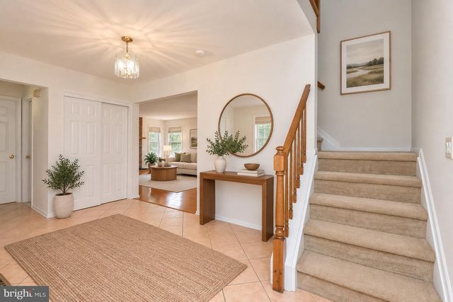 4 CEDAR CT, West Windsor, NJ 08550