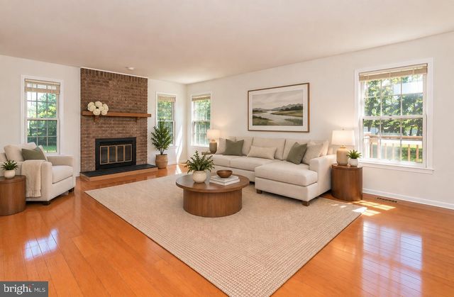 4 CEDAR CT, West Windsor, NJ 08550