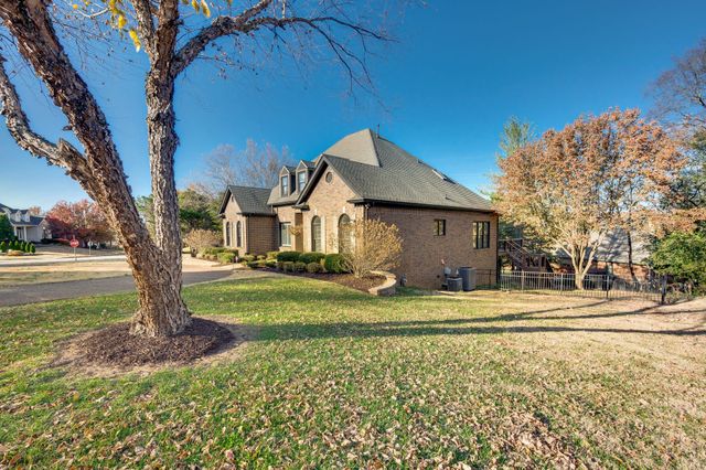 1060 Stonebridge Park Drive, Franklin, TN 37069