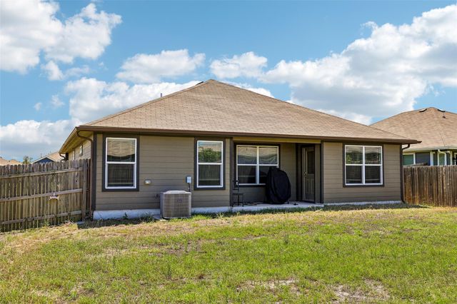 109 San Bernard TRL, Hutto, TX 78634