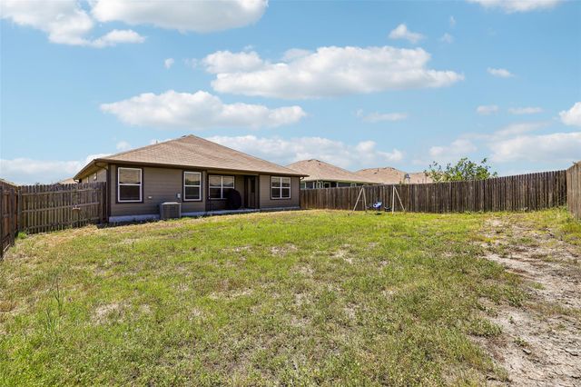 109 San Bernard TRL, Hutto, TX 78634