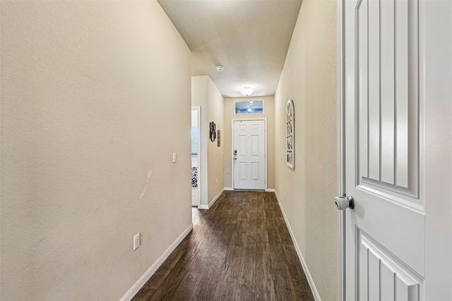 109 San Bernard TRL, Hutto, TX 78634