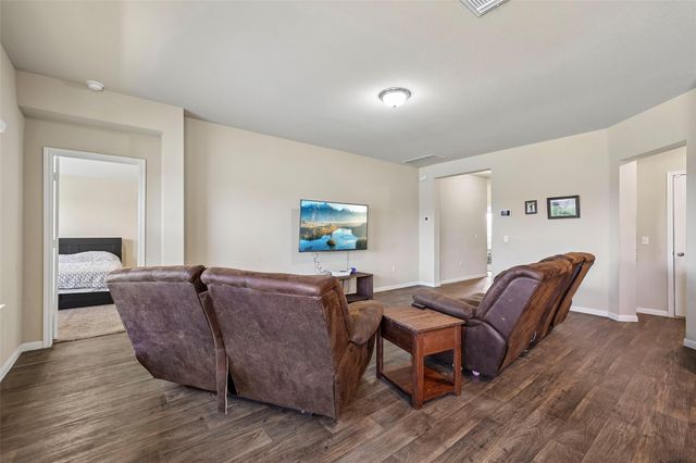 109 San Bernard TRL, Hutto, TX 78634