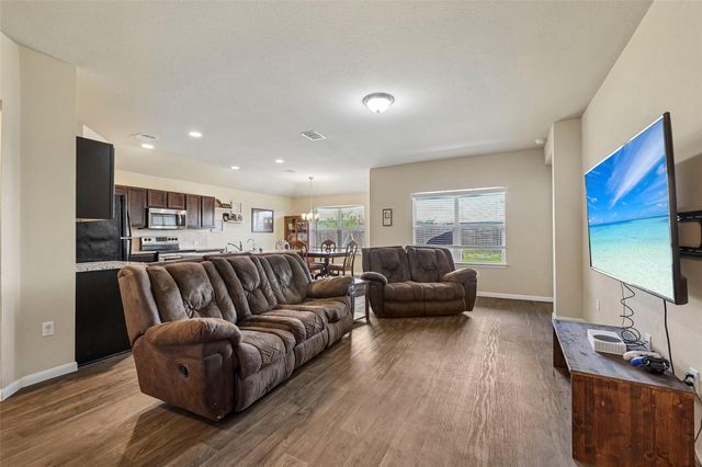 109 San Bernard TRL, Hutto, TX 78634