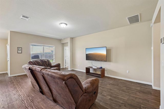 109 San Bernard TRL, Hutto, TX 78634
