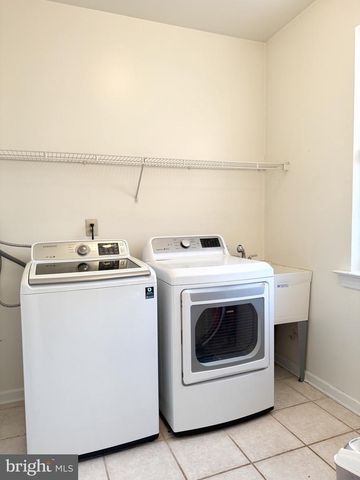 21 MEADOW LN, Pottstown, PA 19465