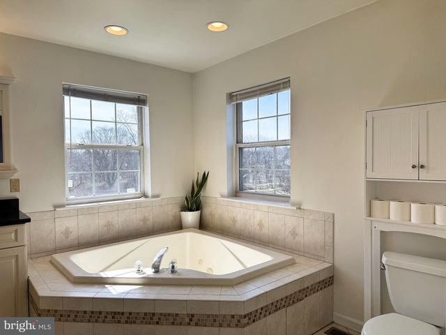 21 MEADOW LN, Pottstown, PA 19465