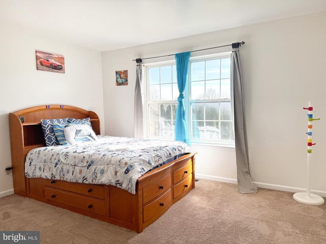 21 MEADOW LN, Pottstown, PA 19465