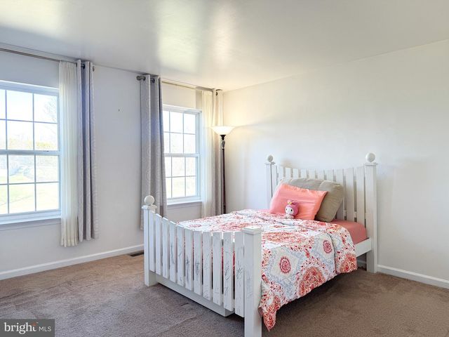 21 MEADOW LN, Pottstown, PA 19465