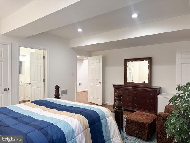 21 MEADOW LN, Pottstown, PA 19465