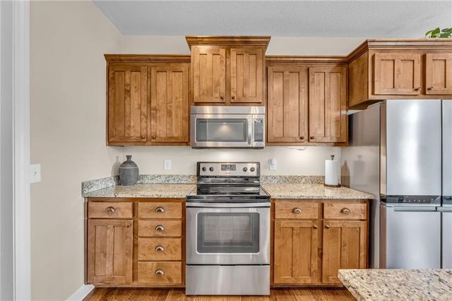16657 Sandstone Circle, Basehor, KS 66007