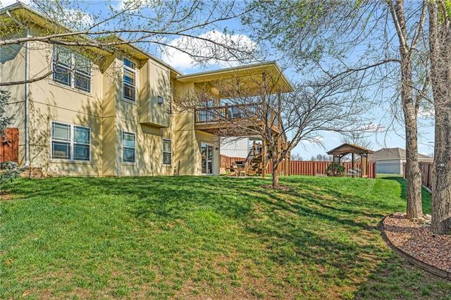 16657 Sandstone Circle, Basehor, KS 66007