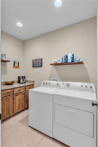 16657 Sandstone Circle, Basehor, KS 66007