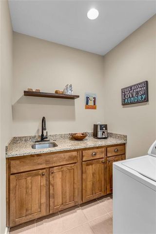 16657 Sandstone Circle, Basehor, KS 66007