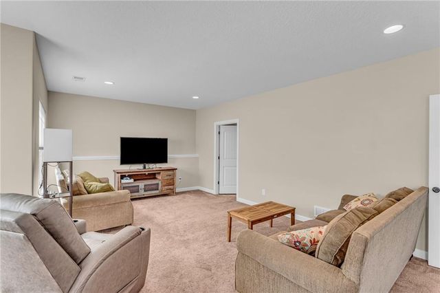 16657 Sandstone Circle, Basehor, KS 66007
