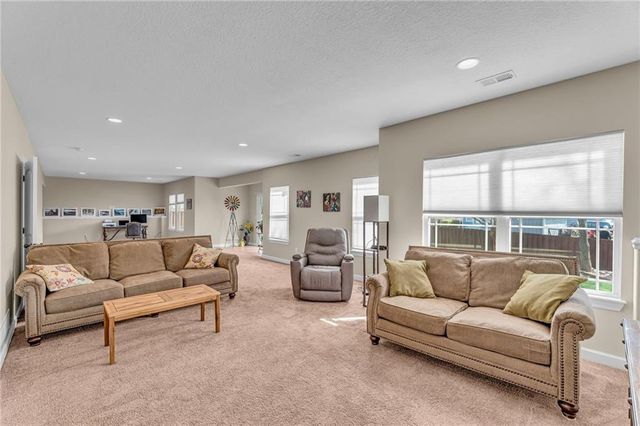 16657 Sandstone Circle, Basehor, KS 66007