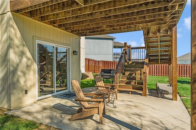 16657 Sandstone Circle, Basehor, KS 66007
