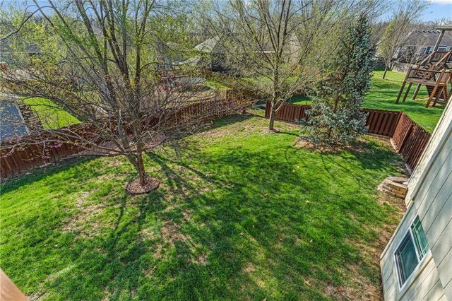 16657 Sandstone Circle, Basehor, KS 66007
