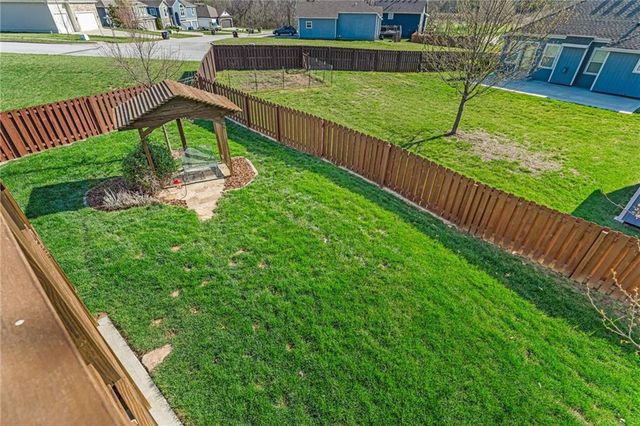 16657 Sandstone Circle, Basehor, KS 66007