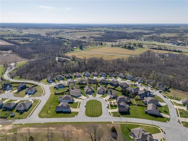 16657 Sandstone Circle, Basehor, KS 66007
