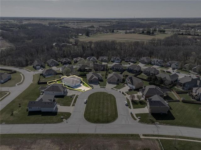 16657 Sandstone Circle, Basehor, KS 66007