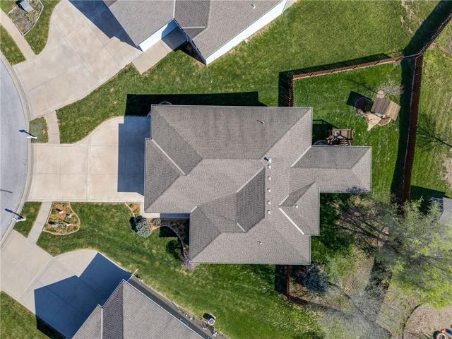 16657 Sandstone Circle, Basehor, KS 66007