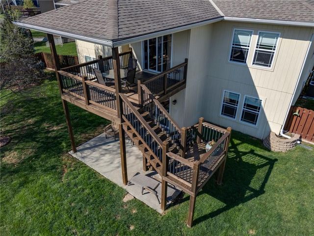 16657 Sandstone Circle, Basehor, KS 66007