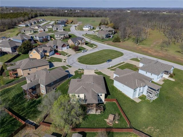 16657 Sandstone Circle, Basehor, KS 66007
