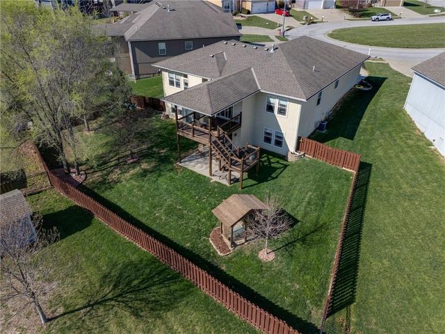 16657 Sandstone Circle, Basehor, KS 66007