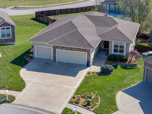 16657 Sandstone Circle, Basehor, KS 66007