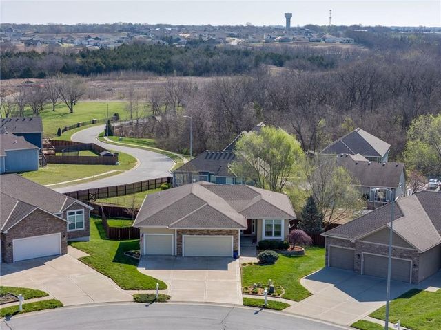 16657 Sandstone Circle, Basehor, KS 66007