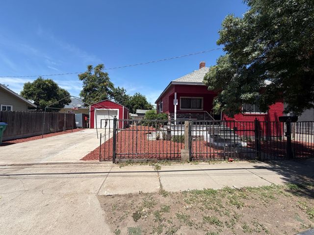 323 E 1st St, Stockton, CA 95206