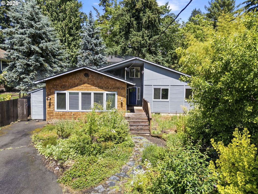1389 Sw TAYLORS FERRY Ct, Portland, OR 97219