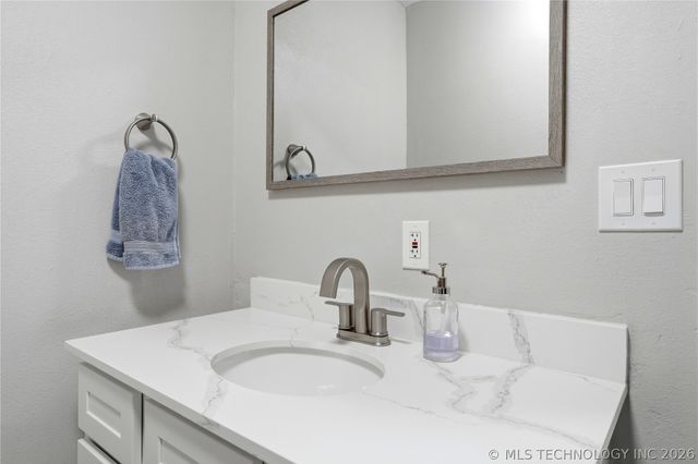 72078 S 321 Road, Wagoner, OK 74467