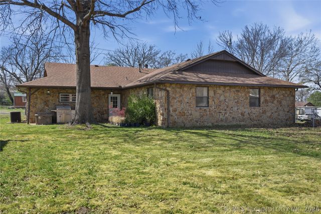 72078 S 321 Road, Wagoner, OK 74467