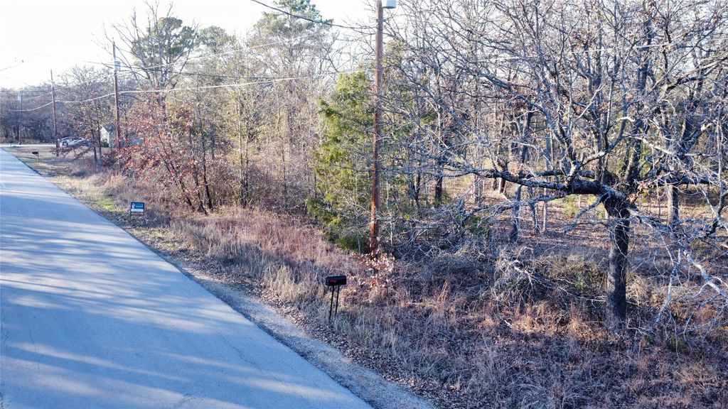 000 Barcelona Street, Payne Springs, TX 75156