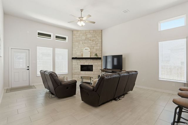 1615 Lawnside, San Antonio, TX 78245