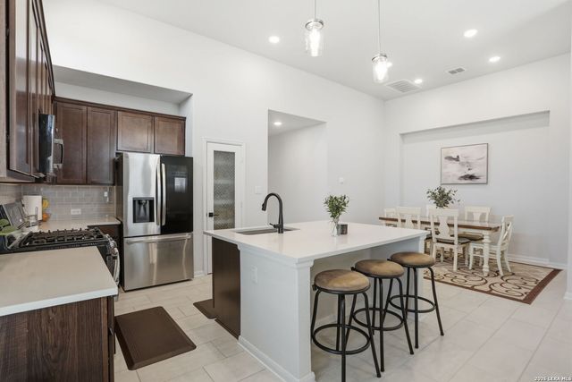 1615 Lawnside, San Antonio, TX 78245