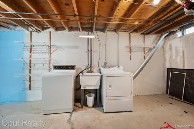 20831 W Glen Haven Circle, Novi, MI 48167