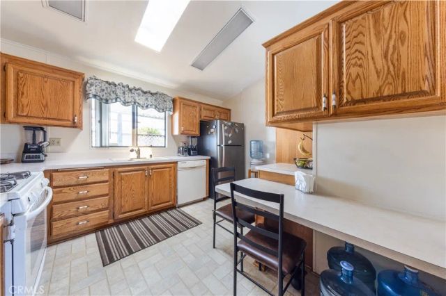 602 Roadrunner, Perris, CA 92570