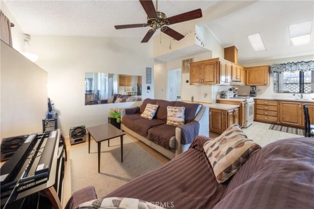 602 Roadrunner, Perris, CA 92570
