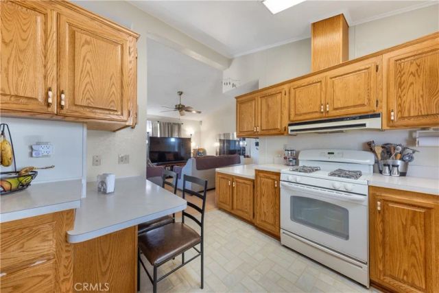 602 Roadrunner, Perris, CA 92570