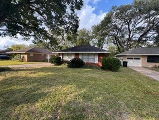 4054 Cheena Drive, Houston, TX 77025