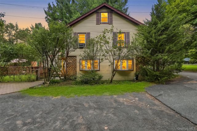 164 Woodland Avenue, Pearl River, NY 10965